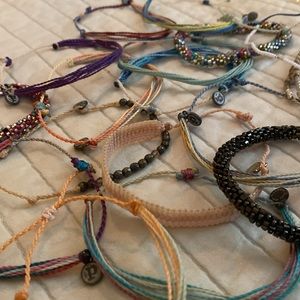18 Bracelets